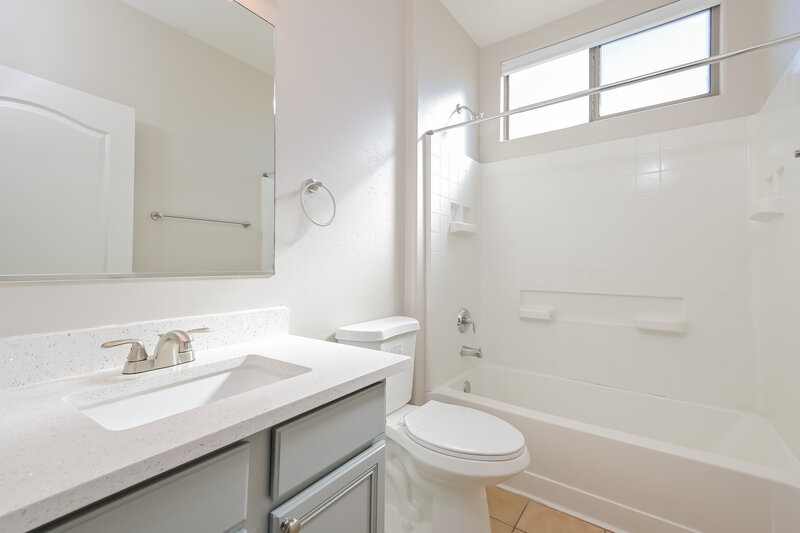 2,075/Mo, 7938 W Hawk Eagle Ct Tucson, AZ 85757 Bathroom View