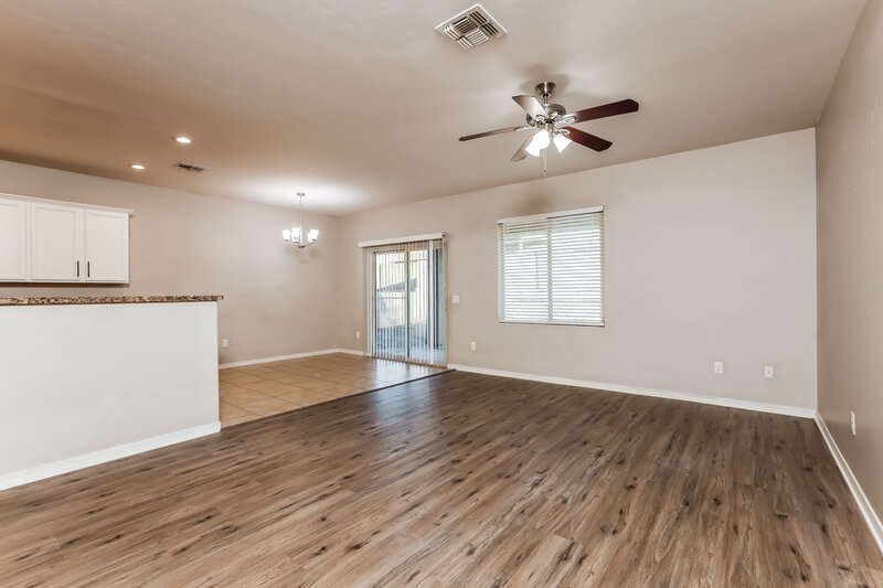 2,260/Mo, 8237 W Kittiwake Ln Tucson, AZ 85757 Living Room View