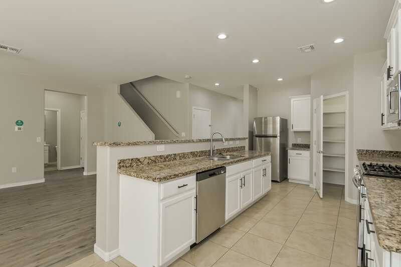 2,685/Mo, 8237 W Kittiwake Ln Tucson, AZ 85757 Kitchen View 2