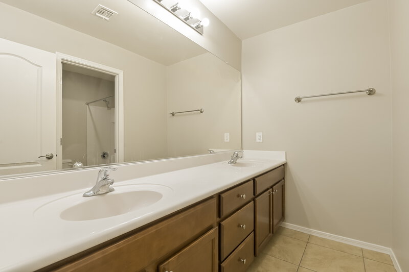 2,685/Mo, 8237 W Kittiwake Ln Tucson, AZ 85757 Main Bathroom View