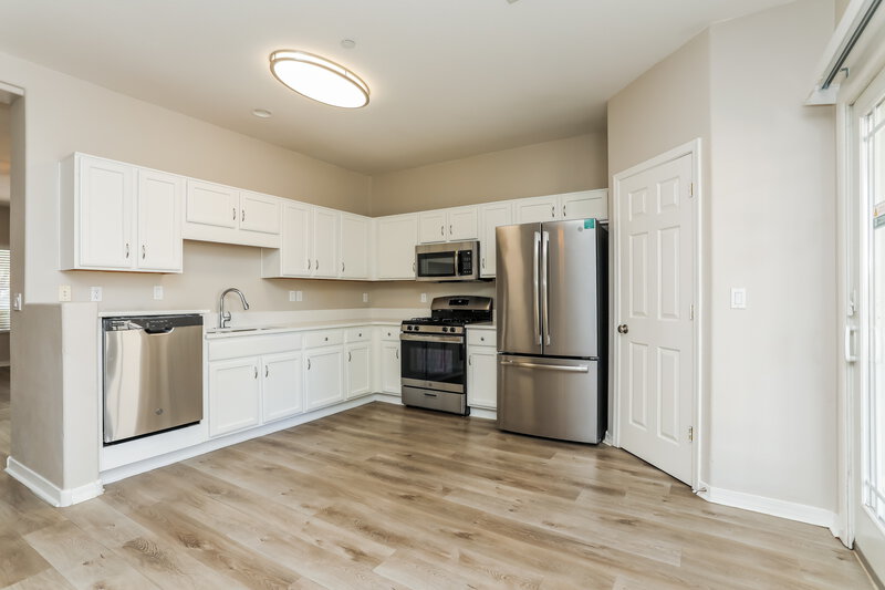 2,850/Mo, 192 W Calle Cascara Sahuarita, AZ 85629 Kitchen View
