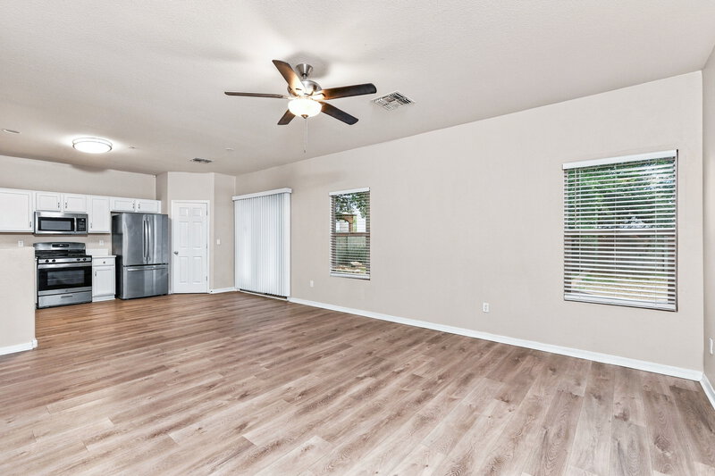 2,560/Mo, 192 W Calle Cascara Sahuarita, AZ 85629 Family Room View