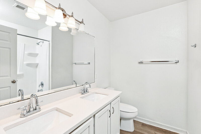 2,560/Mo, 192 W Calle Cascara Sahuarita, AZ 85629 Bathroom View
