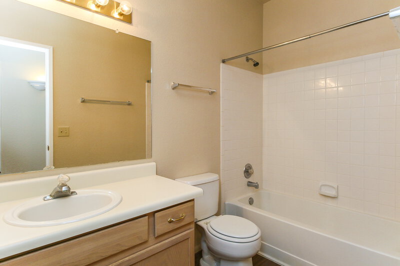 1,985/Mo, 9997 E Paseo San Ardo Tucson, AZ 85747 Bathroom View