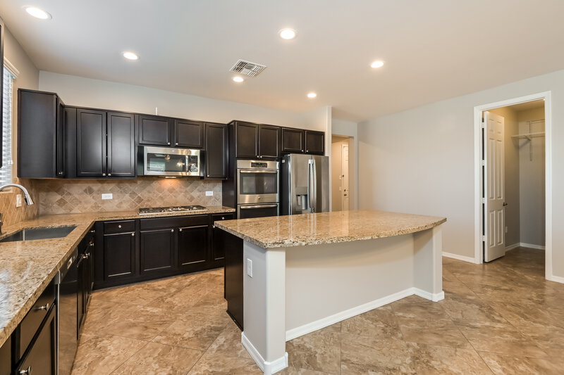 1,865/Mo, 13880 S Camino Chepa Sahuarita, AZ 85629 Kitchen View 2