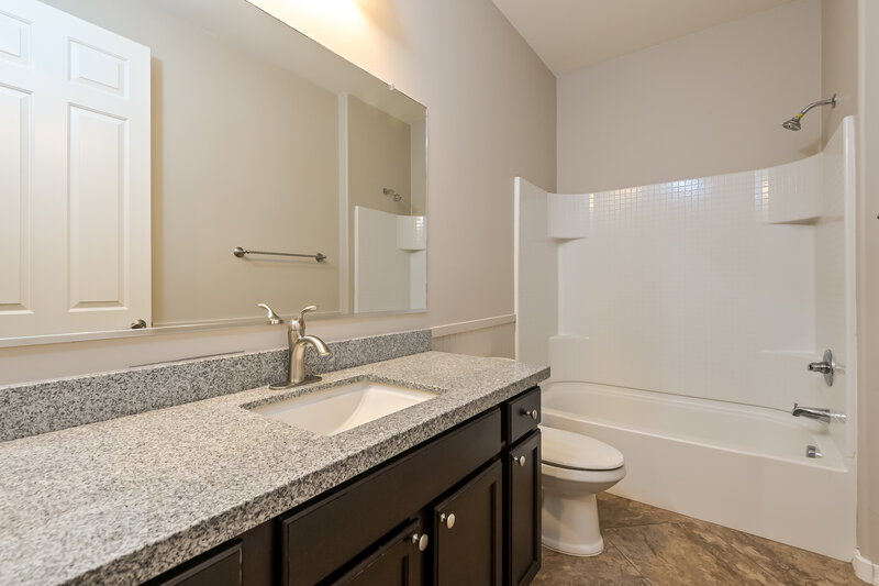 1,865/Mo, 13880 S Camino Chepa Sahuarita, AZ 85629 Main Bathroom View