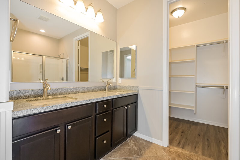 1,865/Mo, 13880 S Camino Chepa Sahuarita, AZ 85629 Main Bathroom View 2