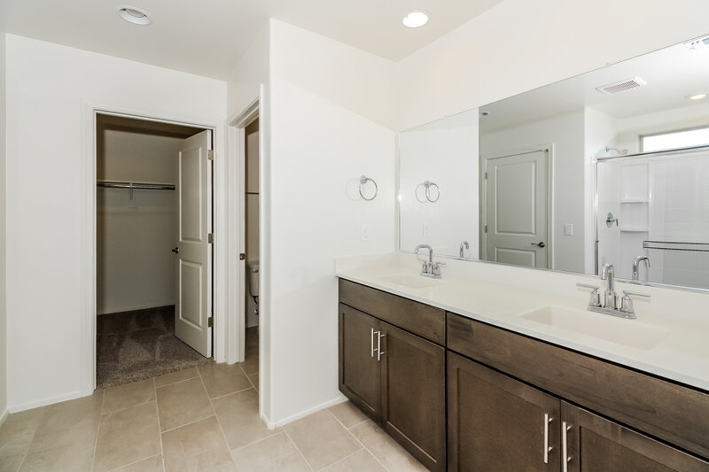 1,845/Mo, 6989 W Ferntree Lane Tucson, AZ 85757 Main Bathroom View
