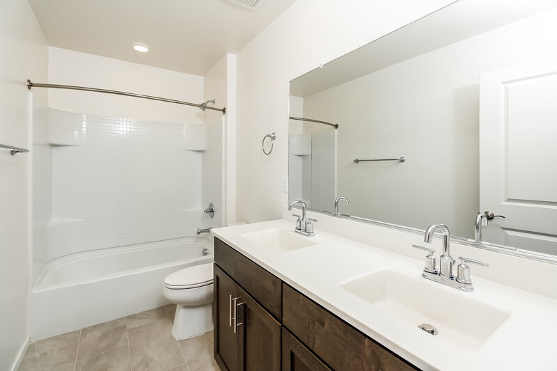 1,845/Mo, 6989 W Ferntree Lane Tucson, AZ 85757 Bathroom View