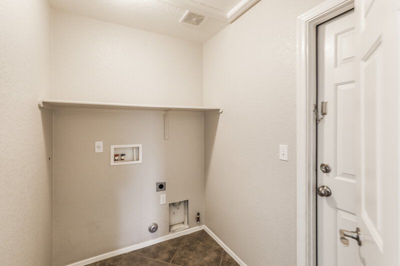 1,980/Mo, 10392 E Rose Hill St Tucson, AZ 85747 Laundry Room View