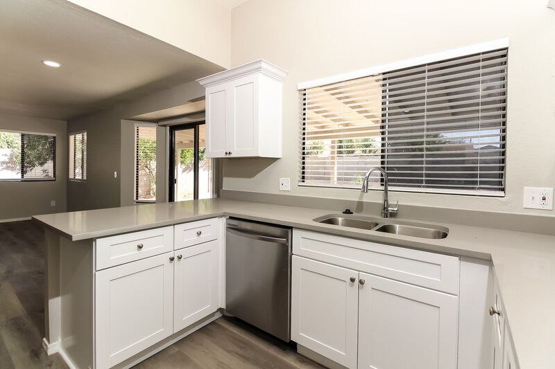 0/Mo, 5910 N Edenbrook Ln Tucson, AZ 85741 Kitchen View 2