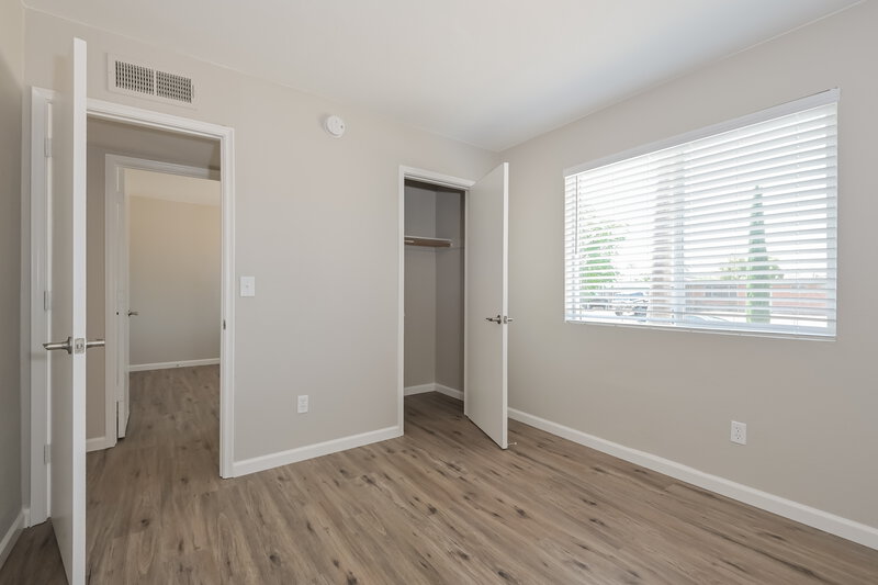 2,015/Mo, 7641 E 27th St Tucson, AZ 85710 Bedroom View 3