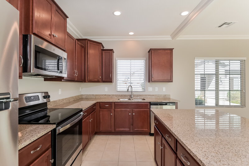 2,250/Mo, 10903 E Midnight Moon Ln # 4 Tucson, AZ 85747 Kitchen View 2