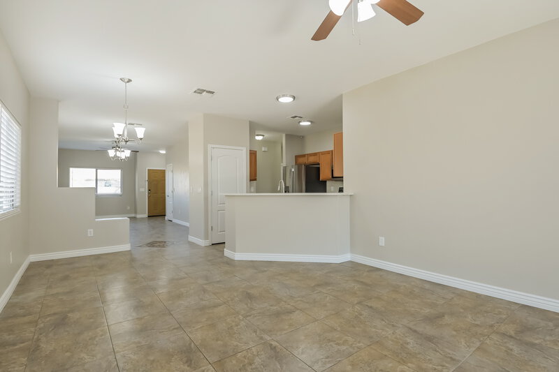 1,835/Mo, 11621 W Stone Hearth St Marana, AZ 85658 Family Room View 2