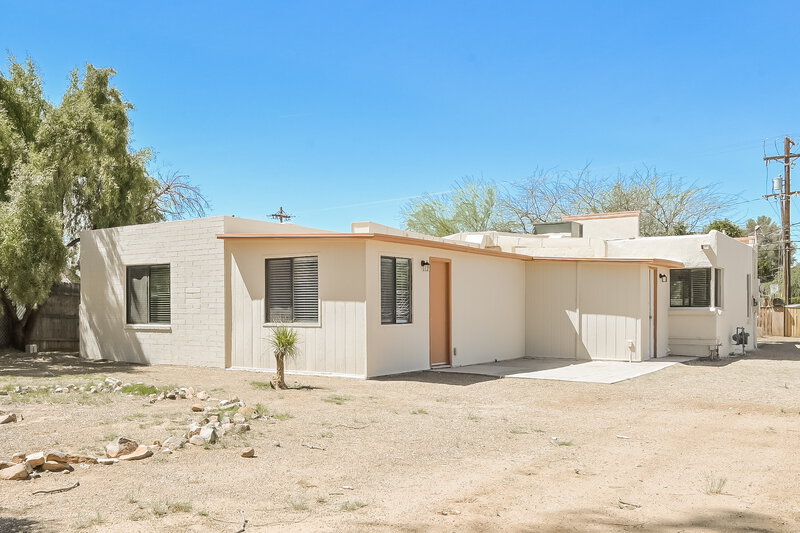 1,675/Mo, 1018 N Columbus Blvd Tucson, AZ 85711 Rear View