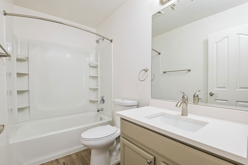 1,940/Mo, 6916 S Cottontail Run Ave Tucson, AZ 85756 Main Bathroom View