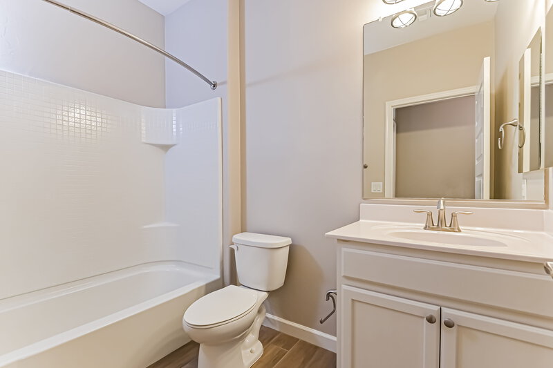 2,785/Mo, 215 W Charles L McKay St # 5 Vail, AZ 85641 Bathroom View