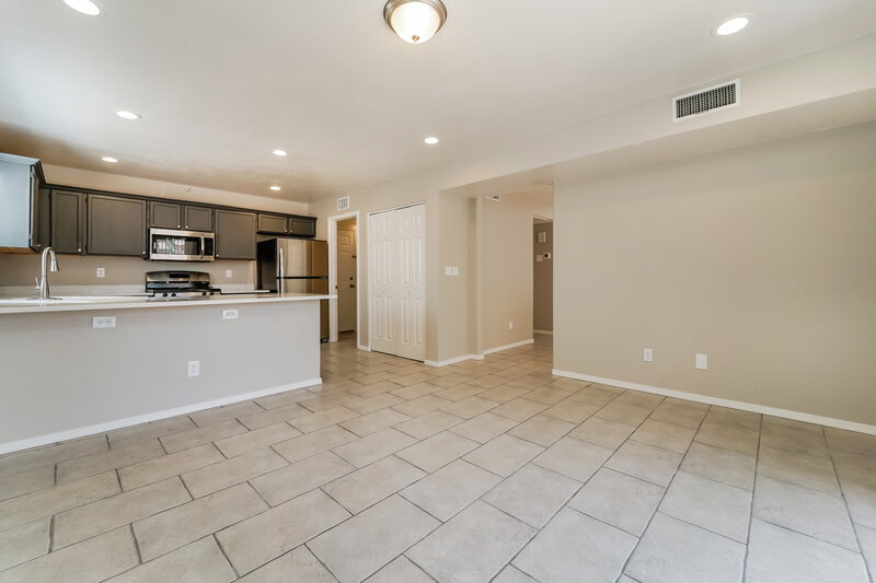 2,250/Mo, 9920 N Stageline Trl Tucson, AZ 85742 Living Room View