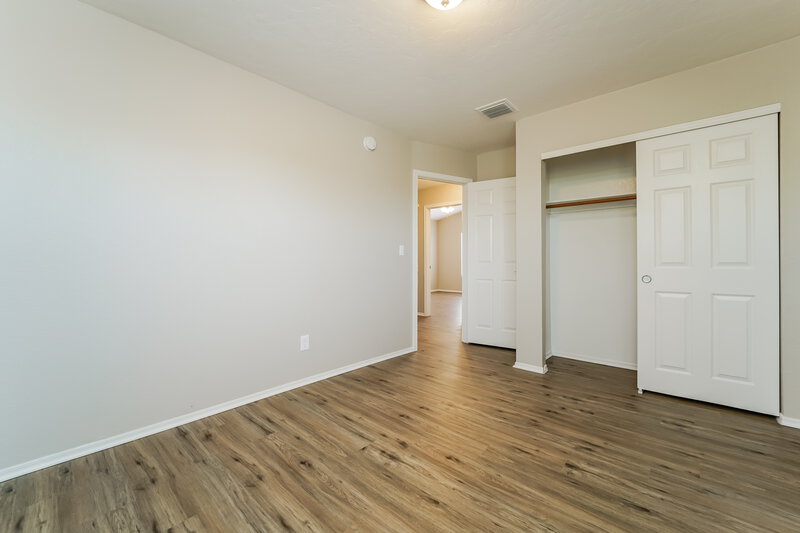 2,250/Mo, 9920 N Stageline Trl Tucson, AZ 85742 Main Bedroom View 2