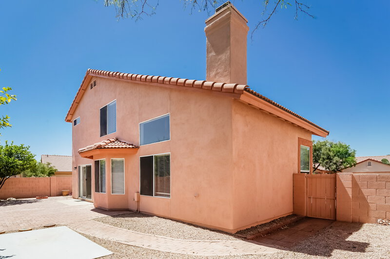 2,250/Mo, 9920 N Stageline Trl Tucson, AZ 85742 Rear View