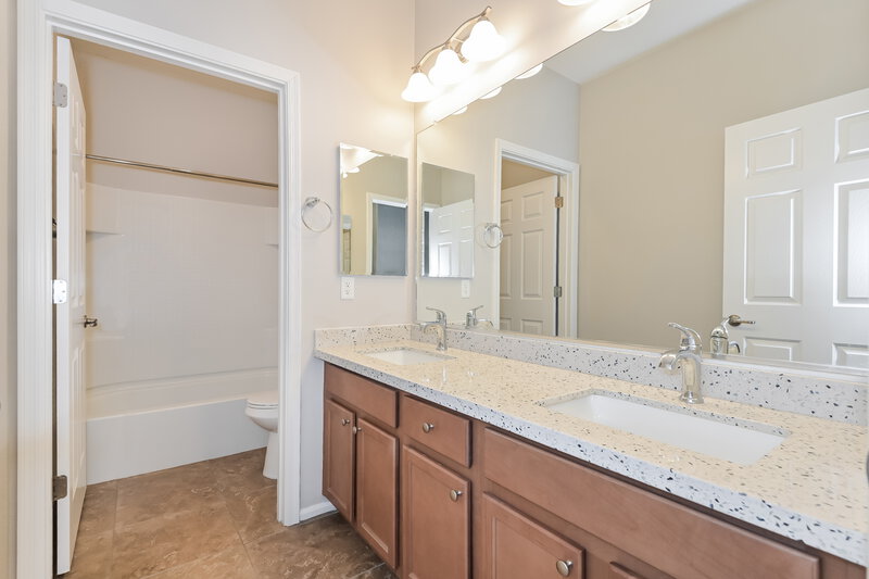 2,150/Mo, 7421 S Mountain Star Dr Tucson, AZ 85757 Bathroom View