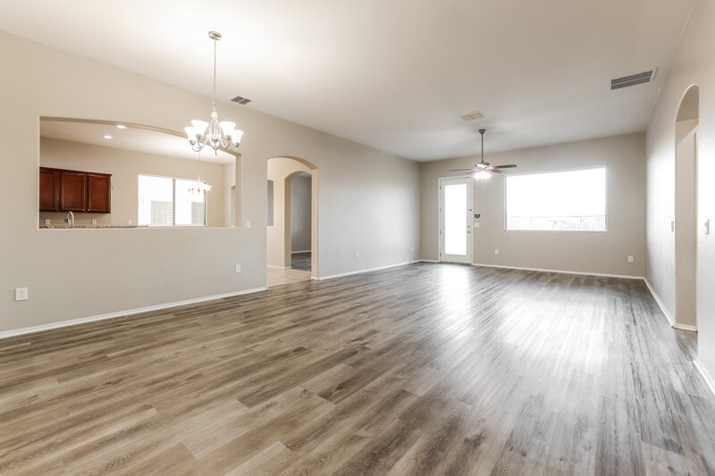 2,300/Mo, 7605 S Granite Hill Dr Tucson, AZ 85757 Living Room View