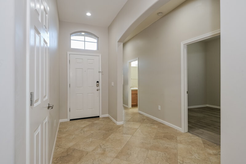 2,330/Mo, 7129 W DuPont Way Tucson, AZ 85757 Foyer View