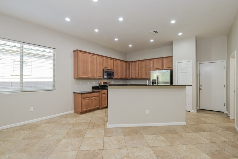 2,330/Mo, 7129 W DuPont Way Tucson, AZ 85757 Kitchen View