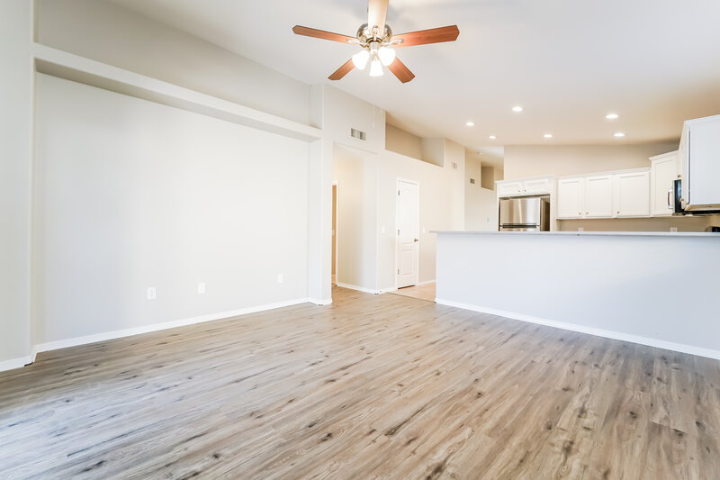 2,095/Mo, 6821 W Copperwood Way Tucson, AZ 85757 Living Room View 3