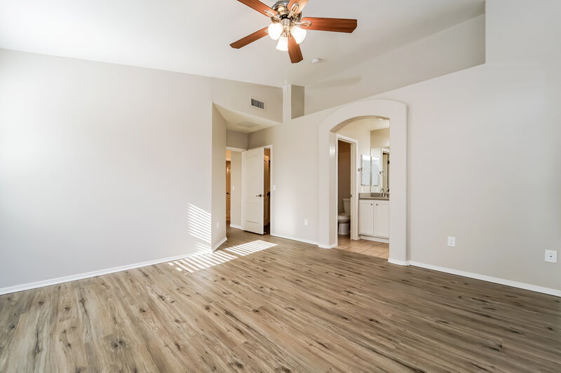 2,095/Mo, 6821 W Copperwood Way Tucson, AZ 85757 Main Bedroom View