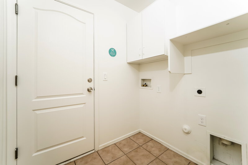 2,095/Mo, 6821 W Copperwood Way Tucson, AZ 85757 Laundry Room View