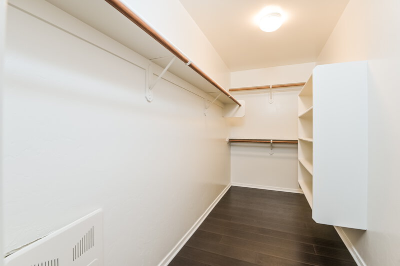 2,110/Mo, 991 E Mowry Wash Ln Sahuarita, AZ 85629 Walk In Closet View