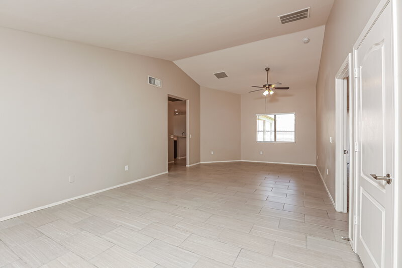2,355/Mo, 6492 W Harbin Ridge Way Tucson, AZ 85757 Living Room View 2