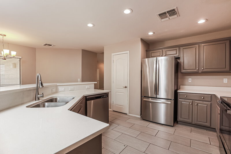 2,355/Mo, 6492 W Harbin Ridge Way Tucson, AZ 85757 Kitchen View 2