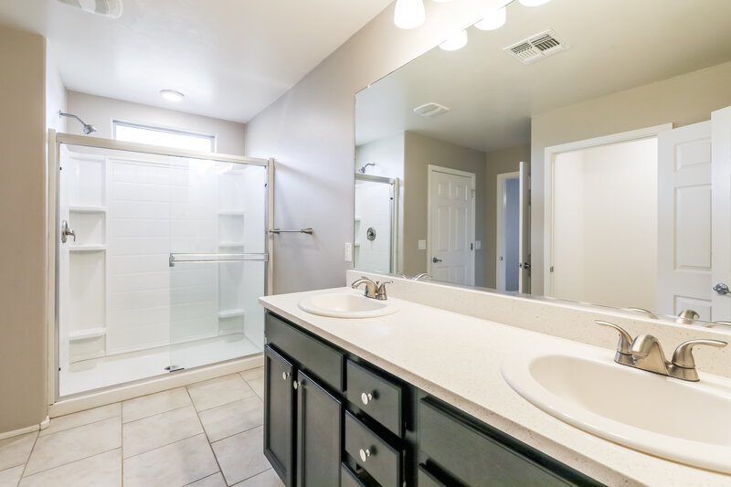 1,735/Mo, 6549 S Diablo Dr Tucson, AZ 85757 Main Bathroom View