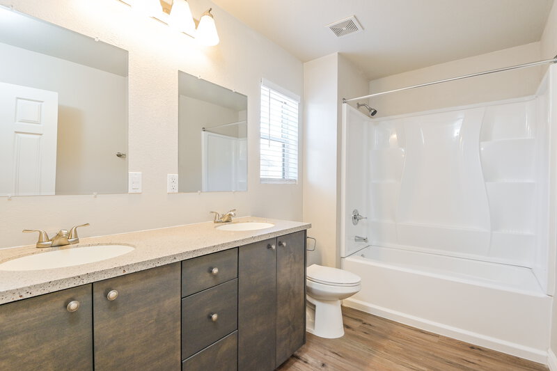 2,015/Mo, 1155 W Calle Vista de Suenos Sahuarita, AZ 85629 Bathroom View
