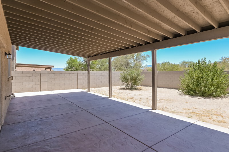 2,015/Mo, 1155 W Calle Vista de Suenos Sahuarita, AZ 85629 Covered Porch View
