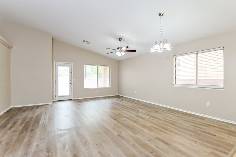 2,030/Mo, 70 W Calle Patio Lindo Sahuarita, AZ 85629 Living Room View