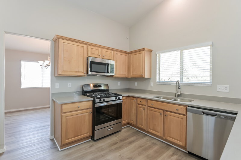 2,105/Mo, 7306 W Moonmist Pl Tucson, AZ 85757 Kitchen View