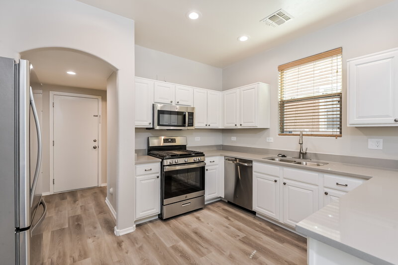 2,085/Mo, 60 W Calle Gota Sahuarita, AZ 85629 Kitchen View