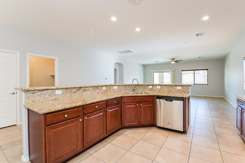 1,930/Mo, 7360 E Alderberry St Tucson, AZ 85756 Kitchen View