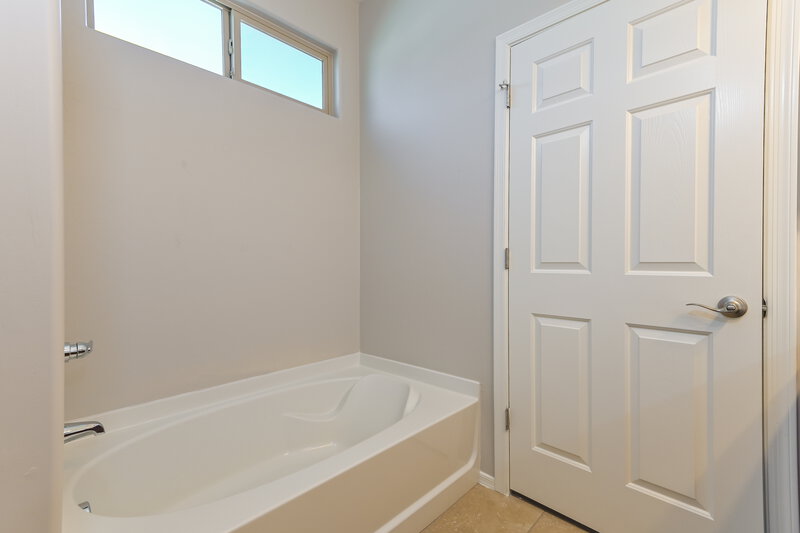 1,930/Mo, 7360 E Alderberry St Tucson, AZ 85756 Bathroom View