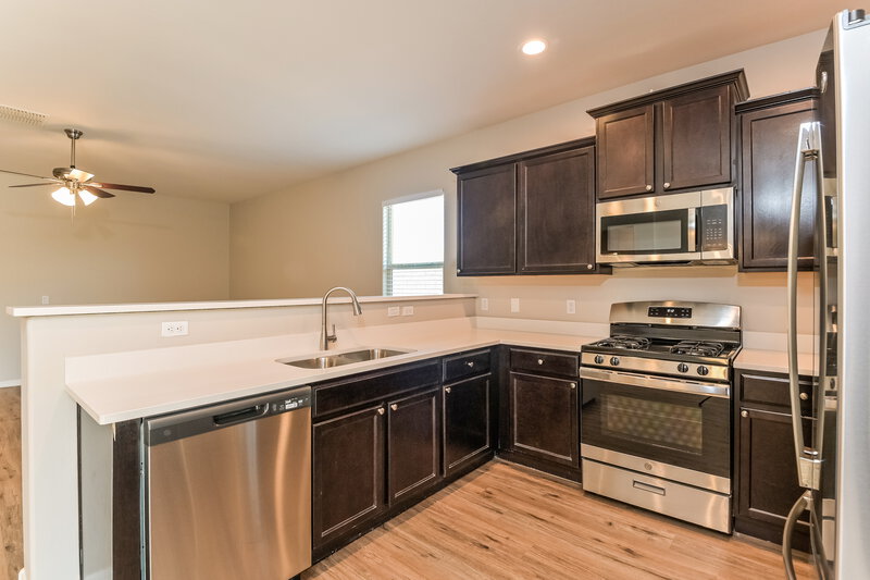 2,010/Mo, 14214 N Spear Point Way Marana, AZ 85658 Kitchen View