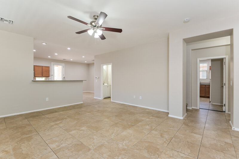 2,495/Mo, 6851 W Leeward Cove Way Tucson, AZ 85757 Living Room View 2