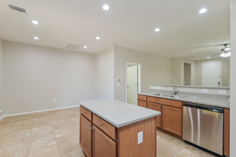 2,495/Mo, 6851 W Leeward Cove Way Tucson, AZ 85757 Kitchen View