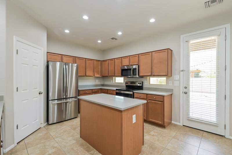 2,495/Mo, 6851 W Leeward Cove Way Tucson, AZ 85757 Kitchen View 2