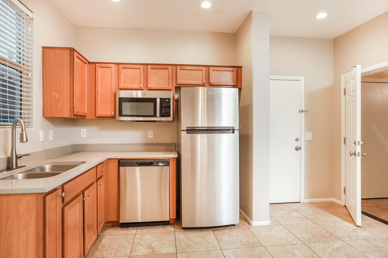 2,255/Mo, 6851 W Leeward Cove Way Tucson, AZ 85757 Kitchen View 3