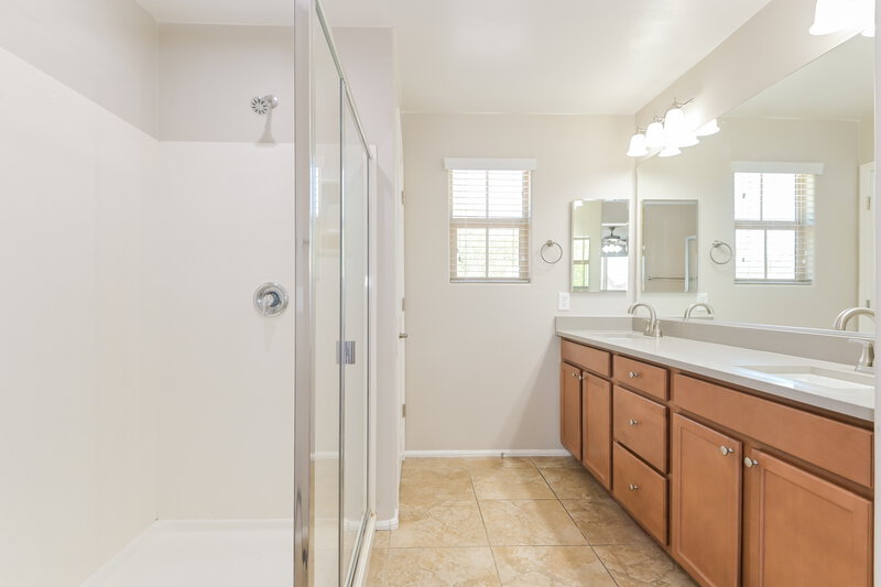 2,495/Mo, 6851 W Leeward Cove Way Tucson, AZ 85757 Main Bathroom View