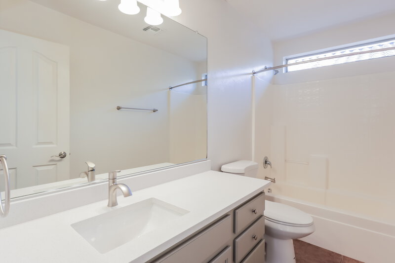 1,970/Mo, 355 E Camino del Abeto Sahuarita, AZ 85629 Bathroom View