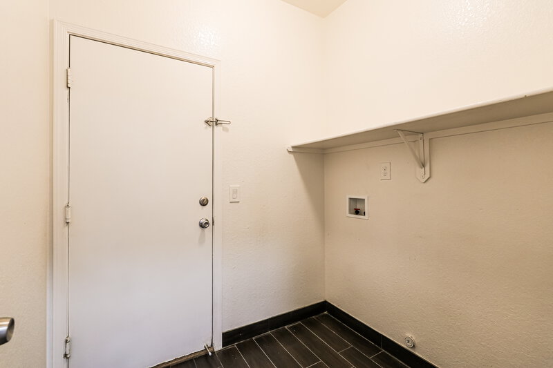 1,805/Mo, 9204 E Muleshoe St Tucson, AZ 85747 Walk In Closet View